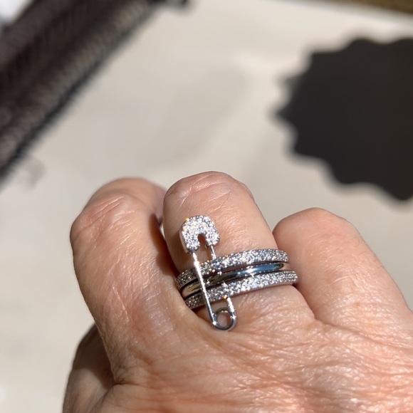 🧷 New! Dazzling Cubic Zirconian Safety Pin Multi-Layered Fashion Ring Size 8 - Picture 7 of 10